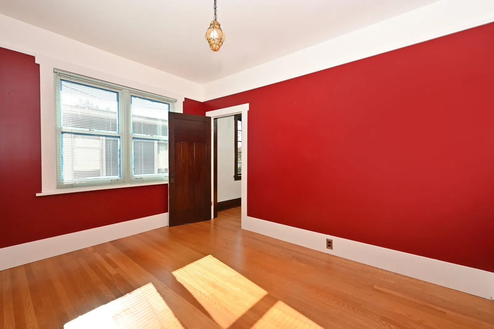 5818 7th Avenue NW, Seattle, WA 98107