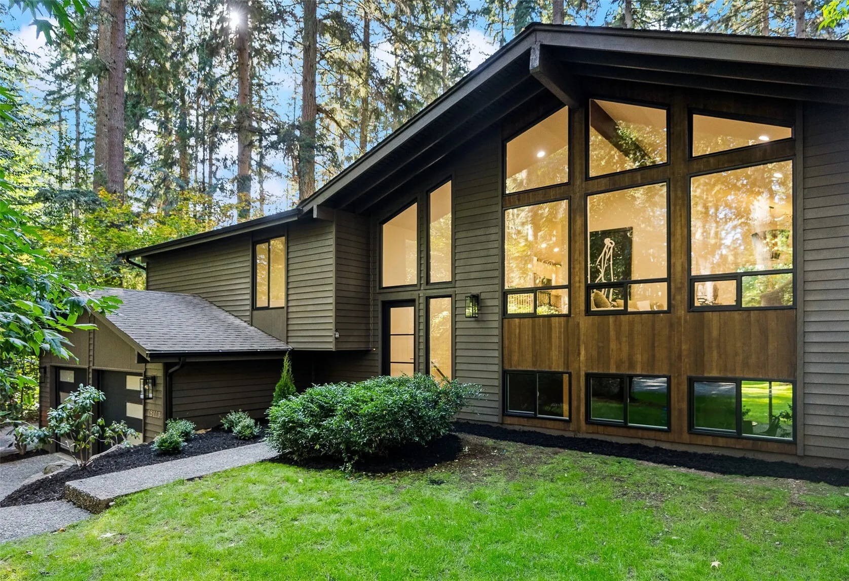 18113 194th Avenue NE, Woodinville, WA 98077