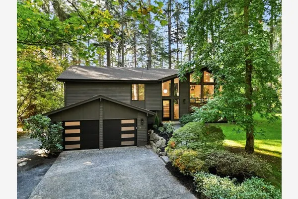 18113 194th Avenue NE, Woodinville, WA 98077