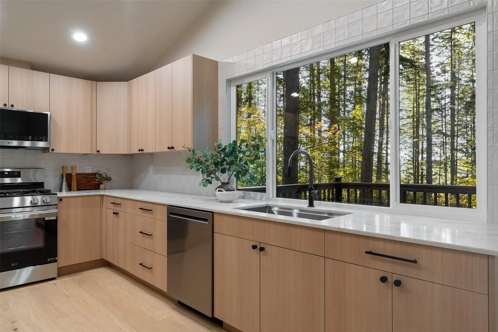 18113 194th Avenue NE, Woodinville, WA 98077