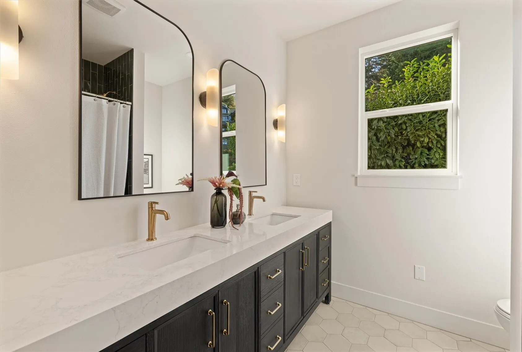 1441 Madrona Drive , Seattle, WA 98122