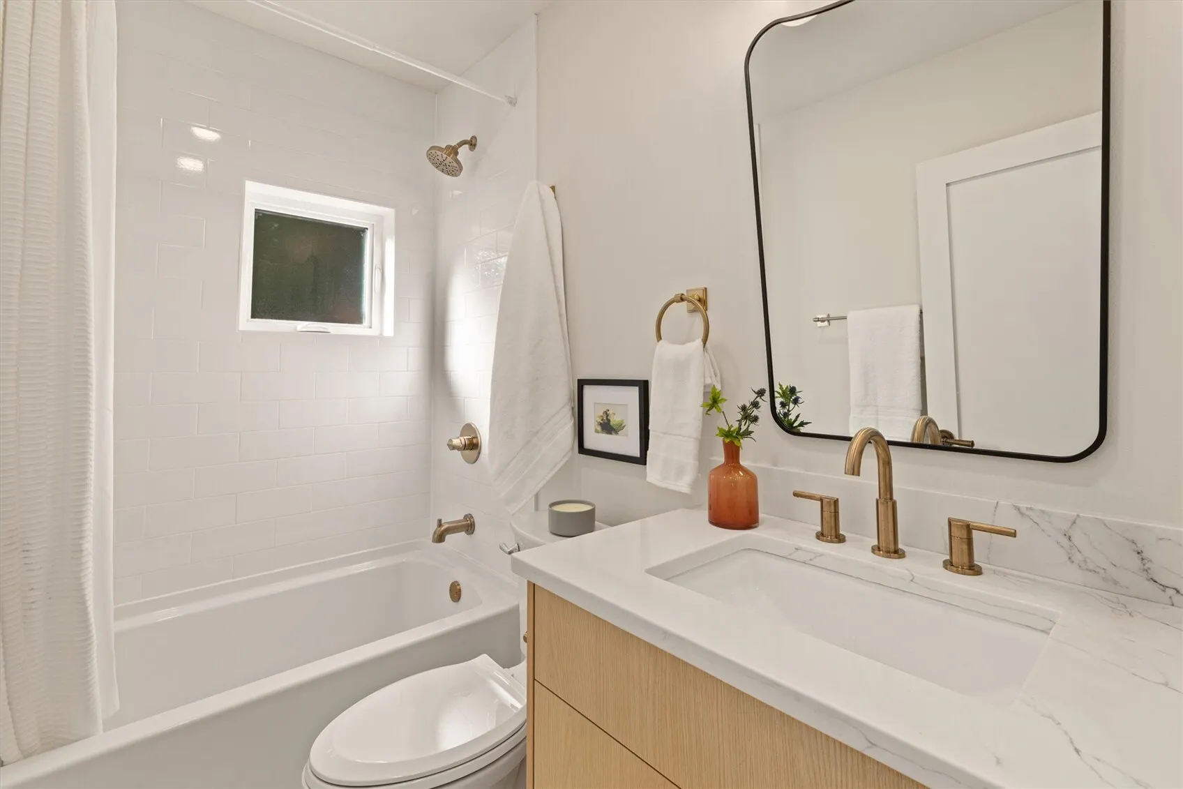1441 Madrona Drive , Seattle, WA 98122