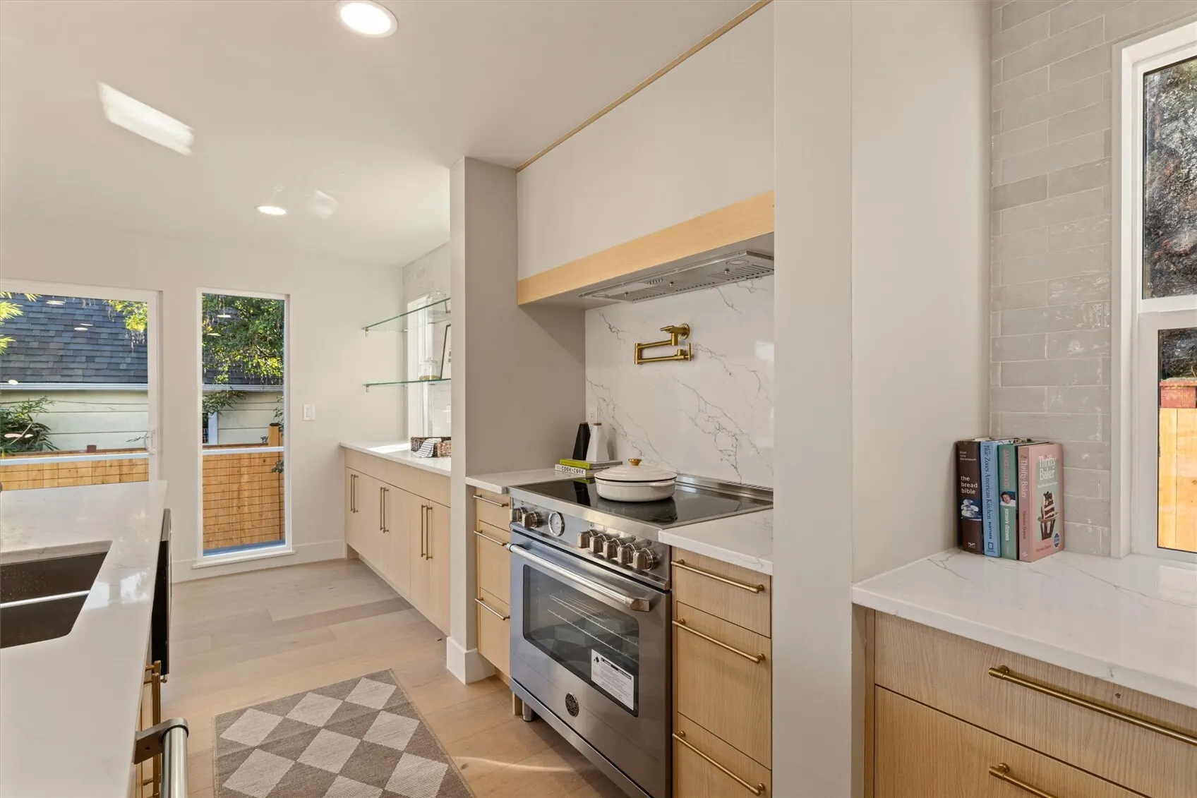1441 Madrona Drive , Seattle, WA 98122
