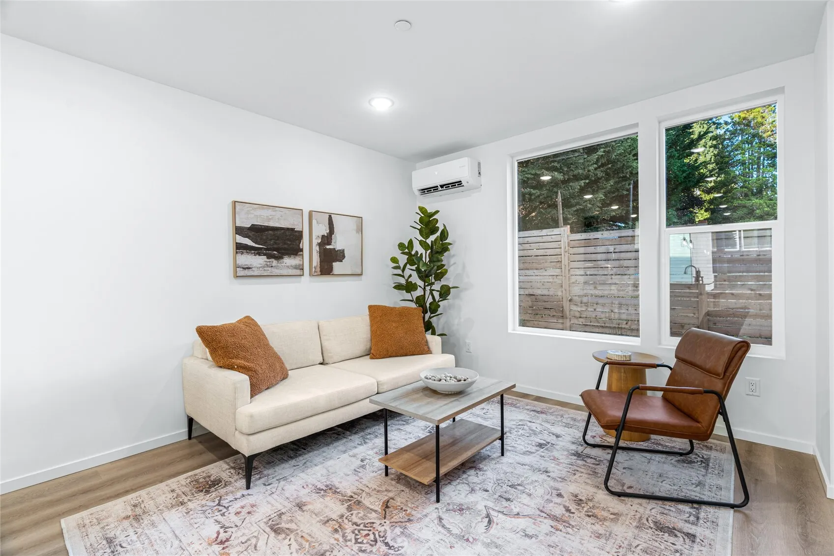 12516 35th Avenue NE #F, Seattle, WA 98125