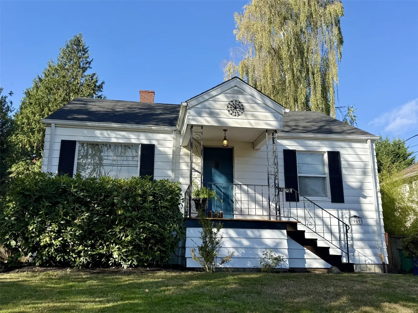 7909 9th Avenue SW, Seattle, WA 98106