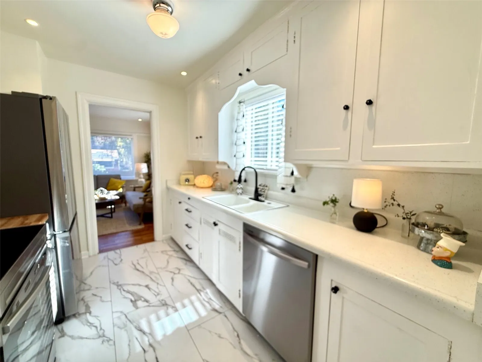 7909 9th Avenue SW, Seattle, WA 98106