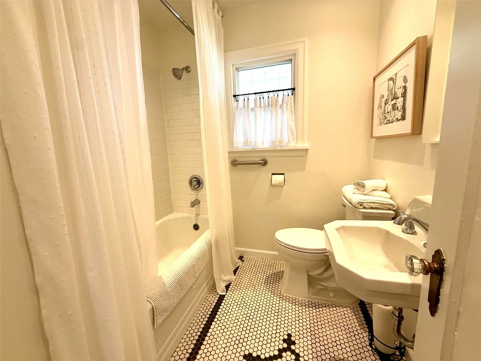 7909 9th Avenue SW, Seattle, WA 98106