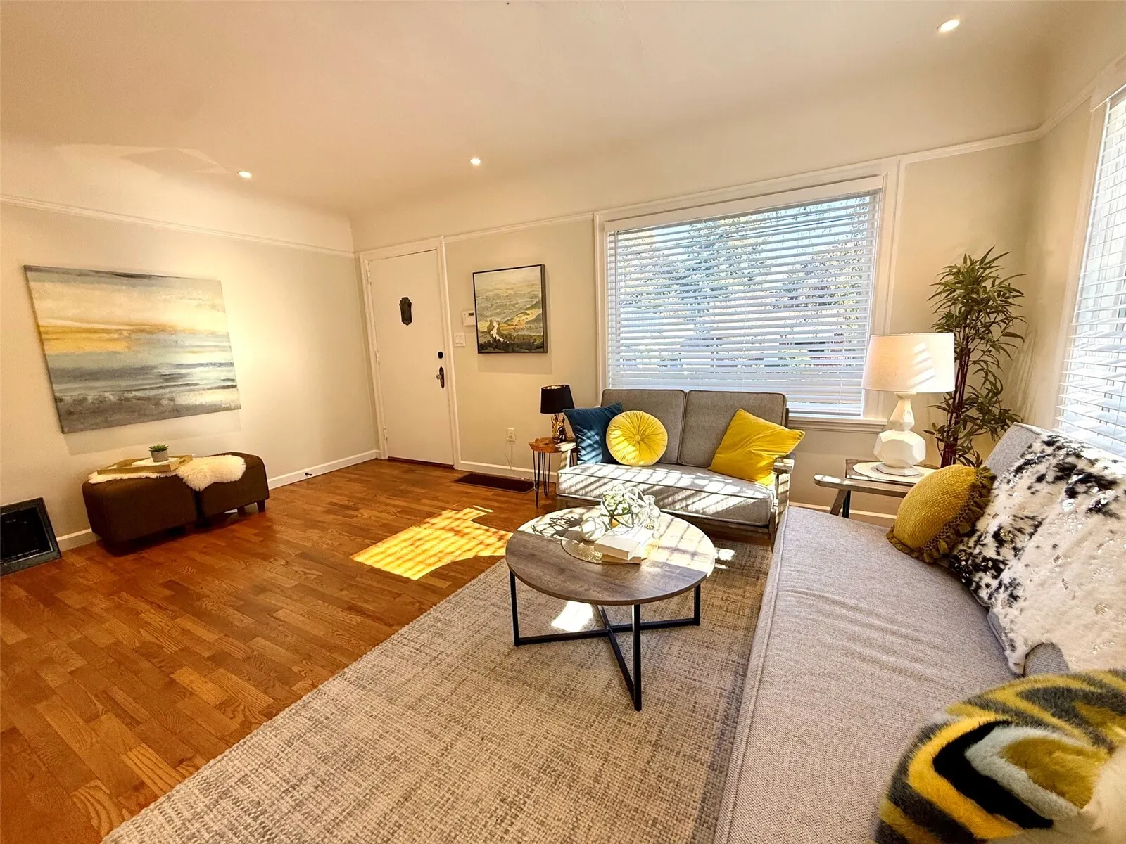 7909 9th Avenue SW, Seattle, WA 98106