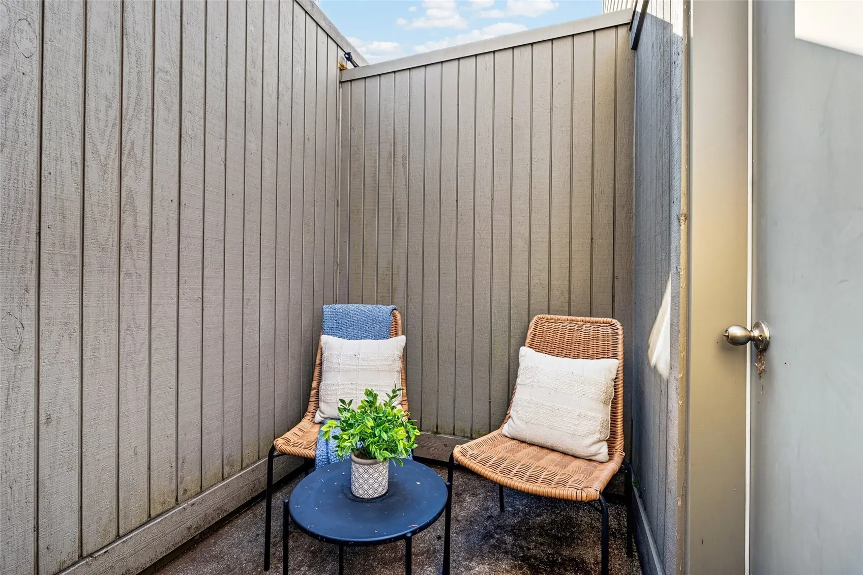 6234 138th Avenue NE #205, Redmond, WA 98052