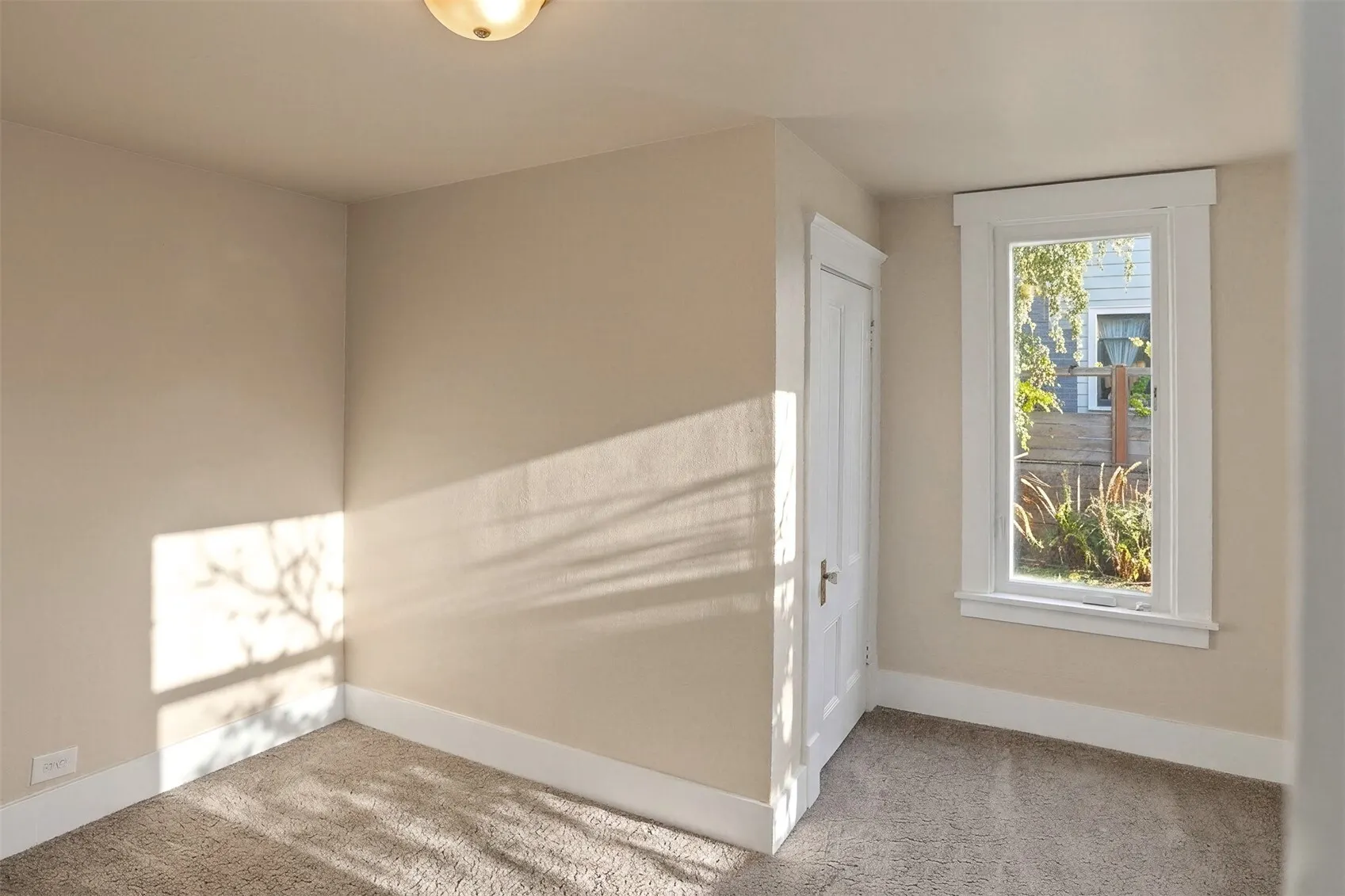2861 NW 60th Street , Seattle, WA 98107