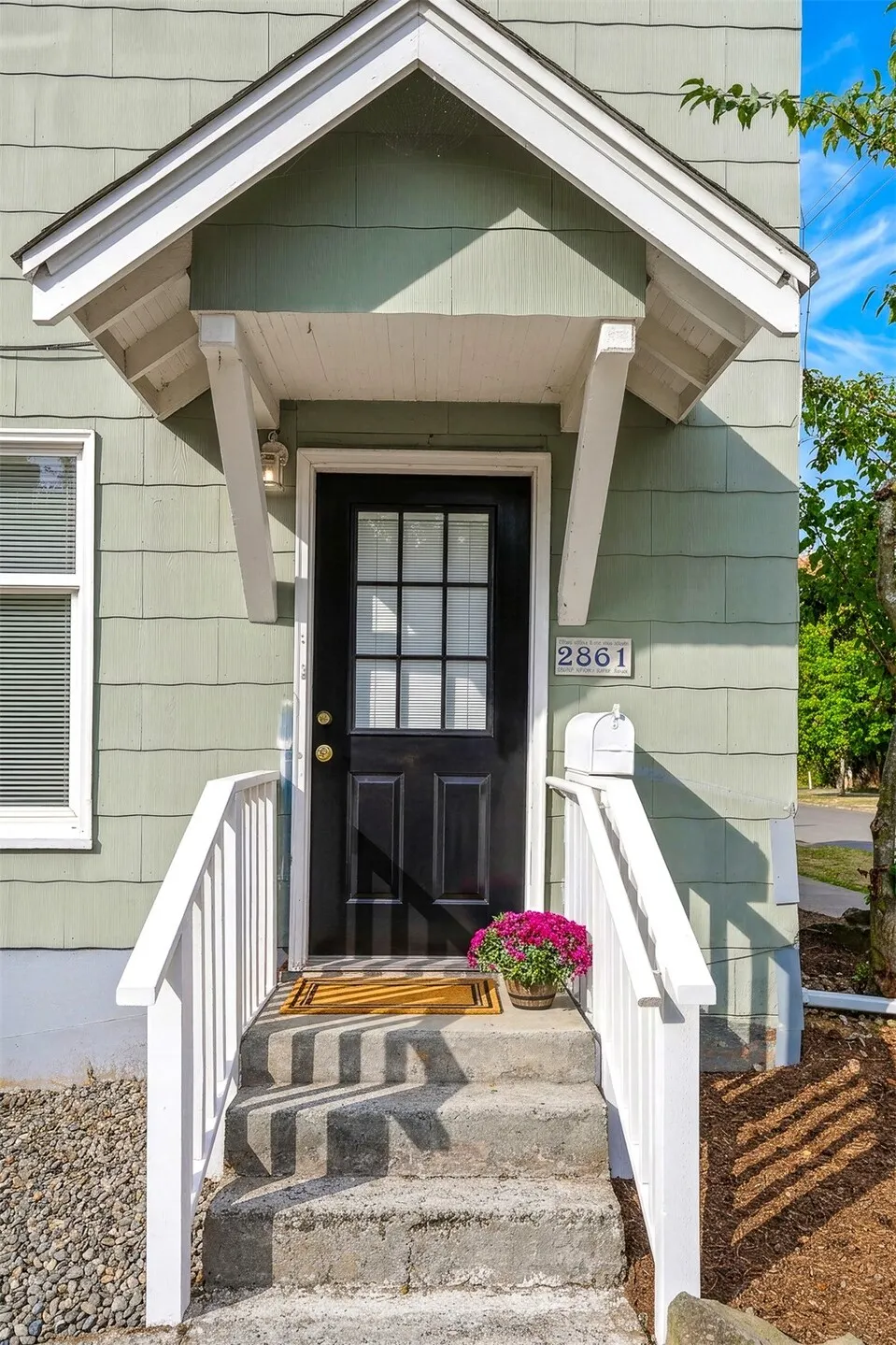 2861 NW 60th Street , Seattle, WA 98107