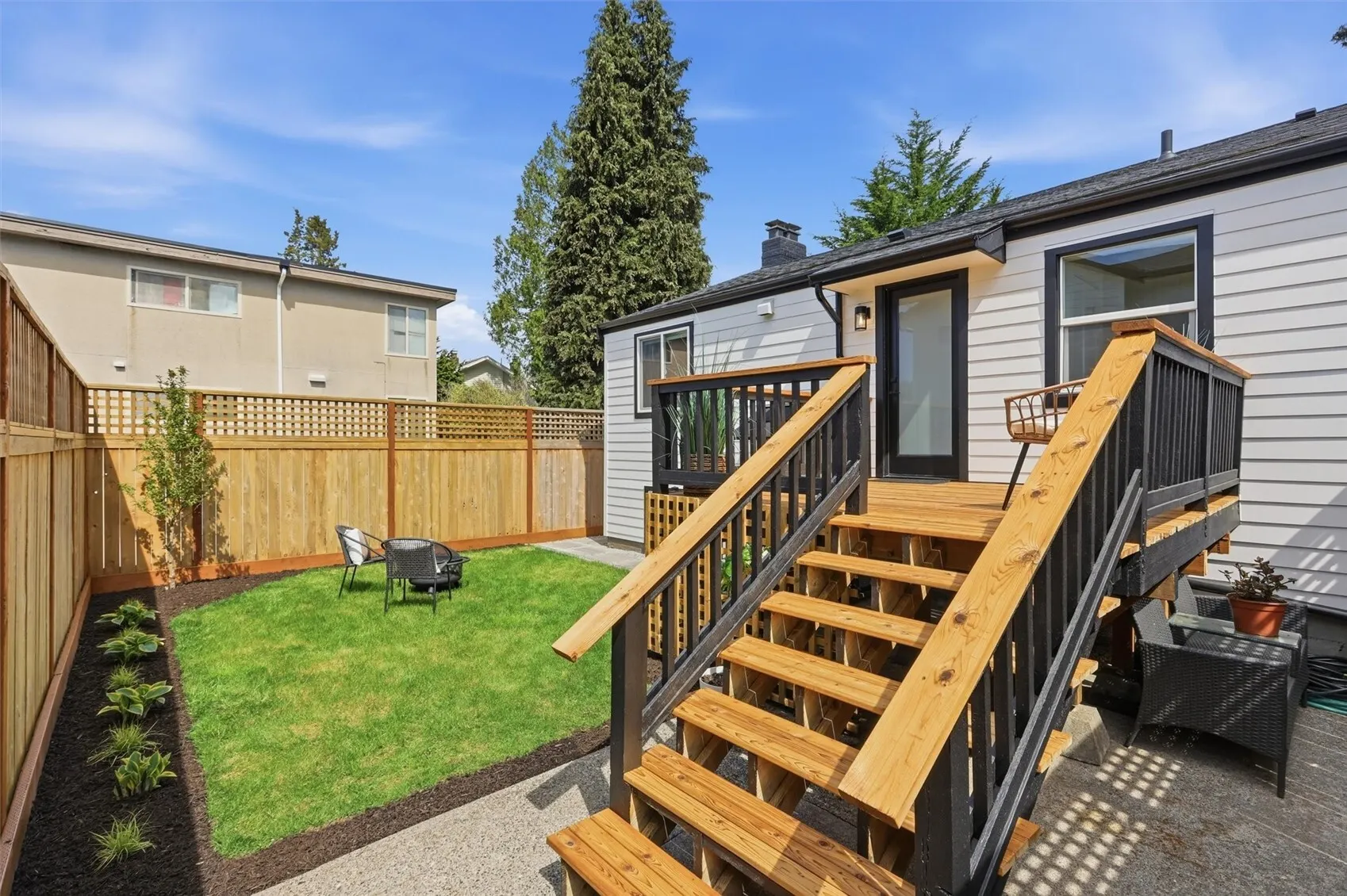 4257 W 33rd Ave W #1, Seattle, WA 98199