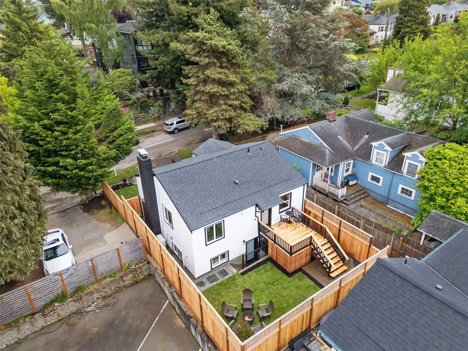 4257 W 33rd Ave W #1, Seattle, WA 98199