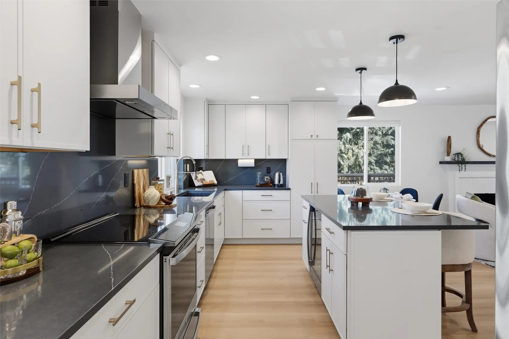 4257 W 33rd Ave W #1, Seattle, WA 98199