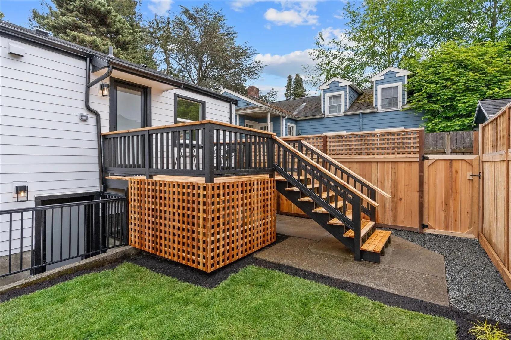 4257 W 33rd Ave W #1, Seattle, WA 98199
