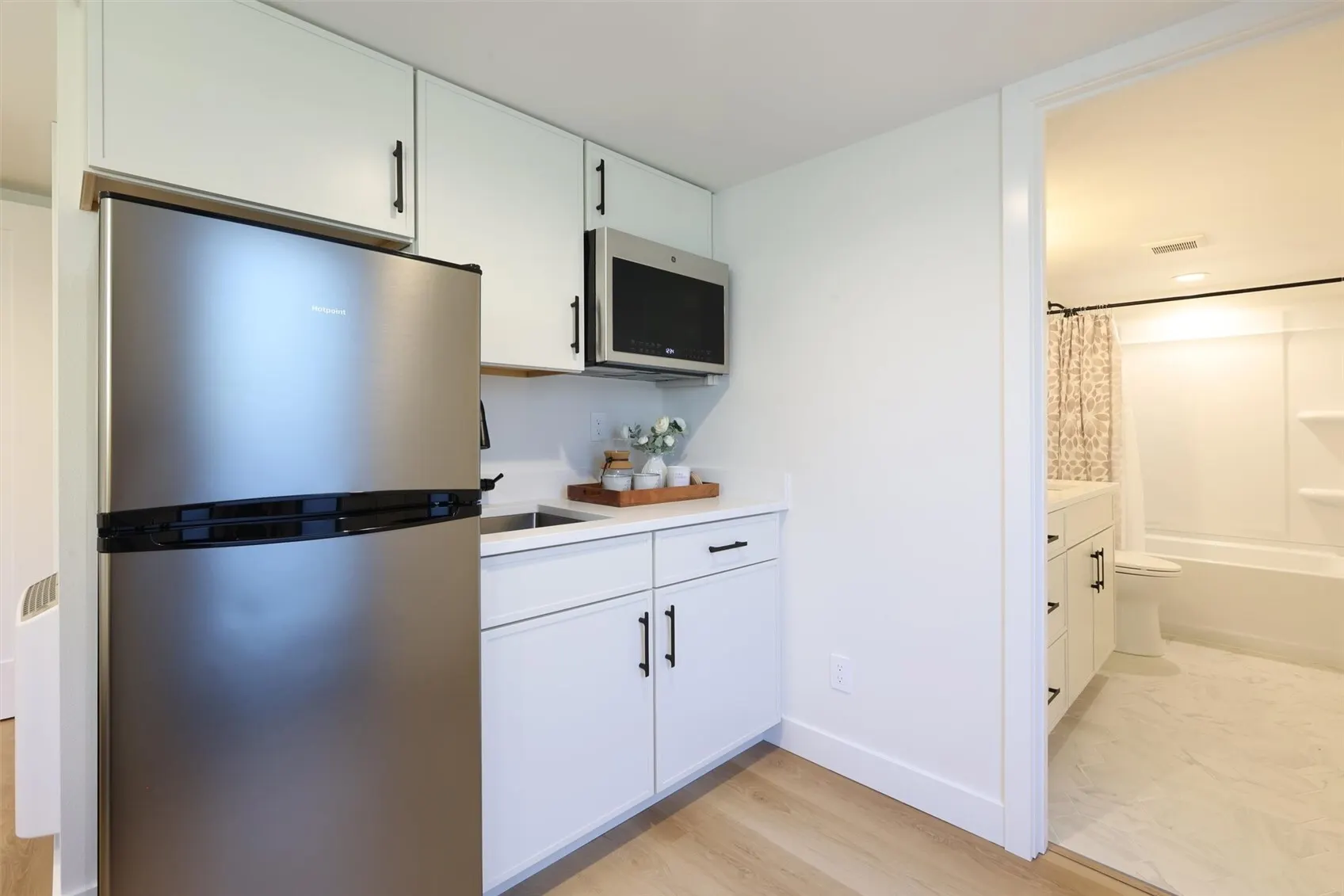 4257 W 33rd Ave W #1, Seattle, WA 98199