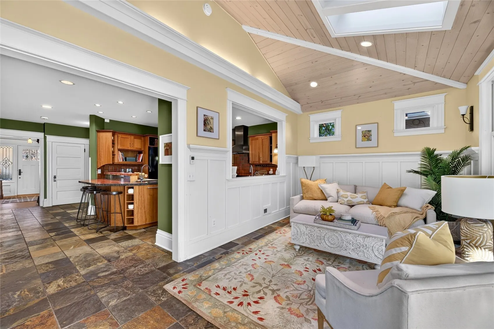 2322 12th Avenue E, Seattle, WA 98102