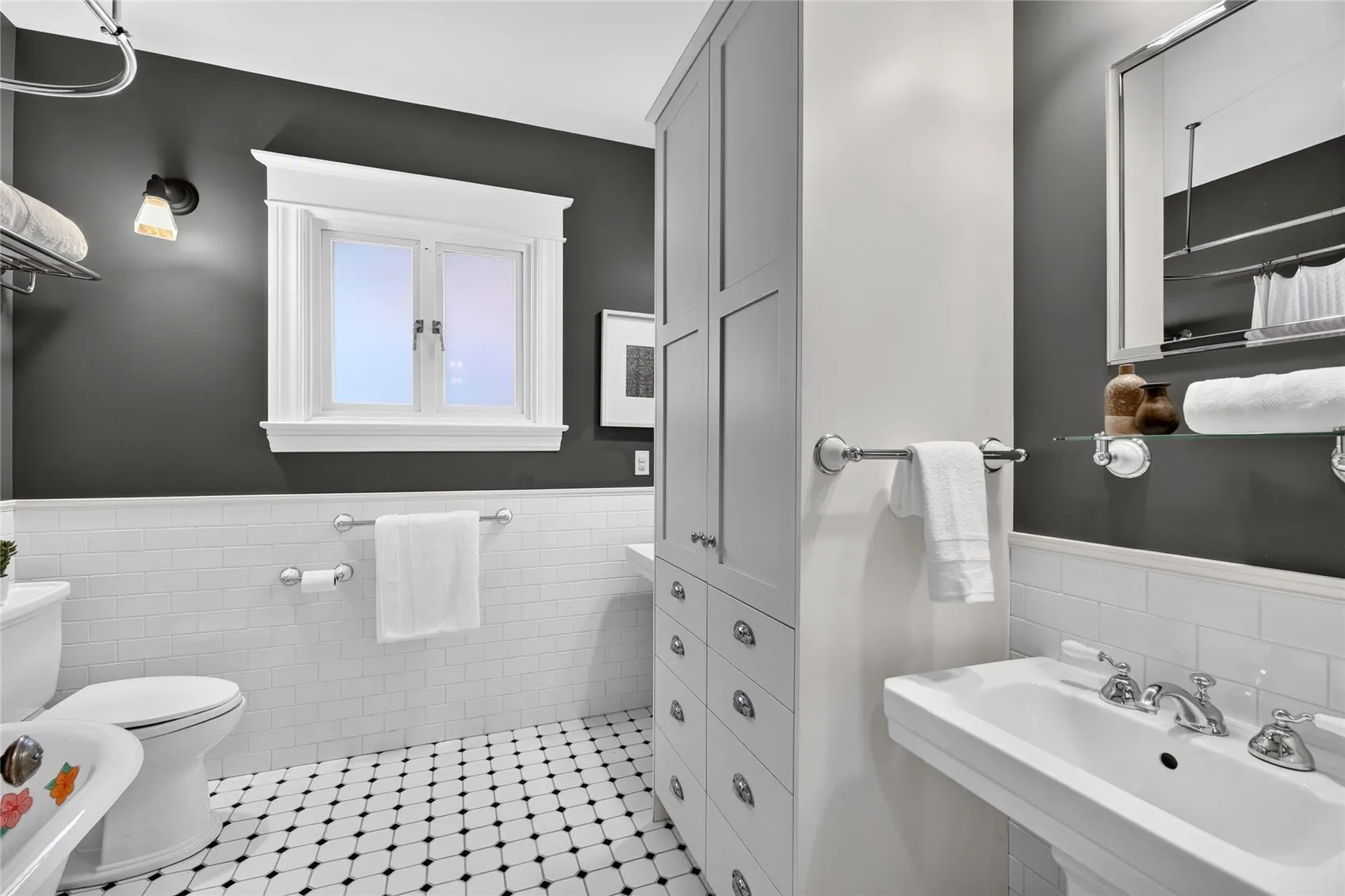 2322 12th Avenue E, Seattle, WA 98102