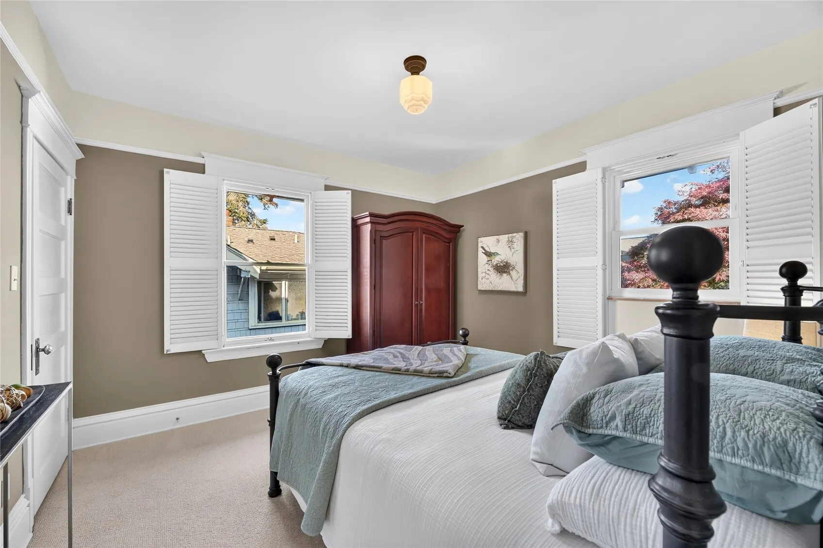 2322 12th Avenue E, Seattle, WA 98102