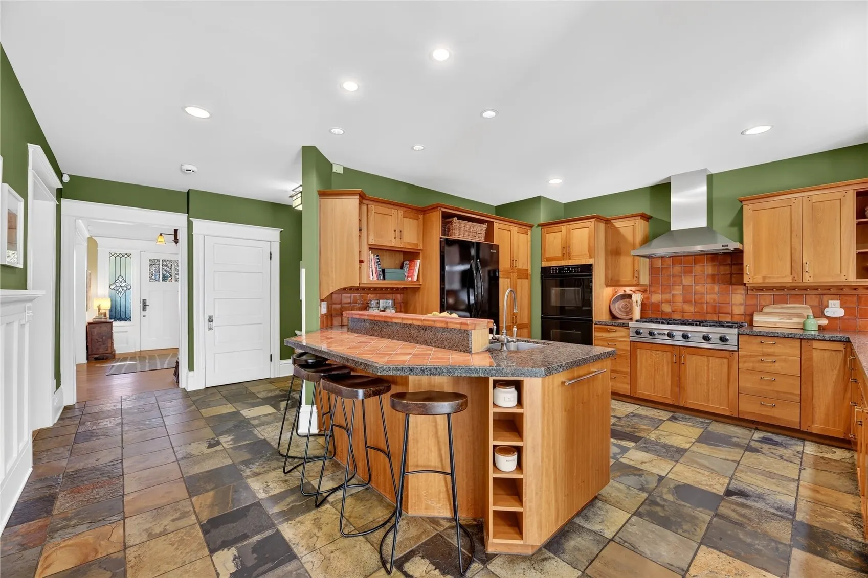 2322 12th Avenue E, Seattle, WA 98102