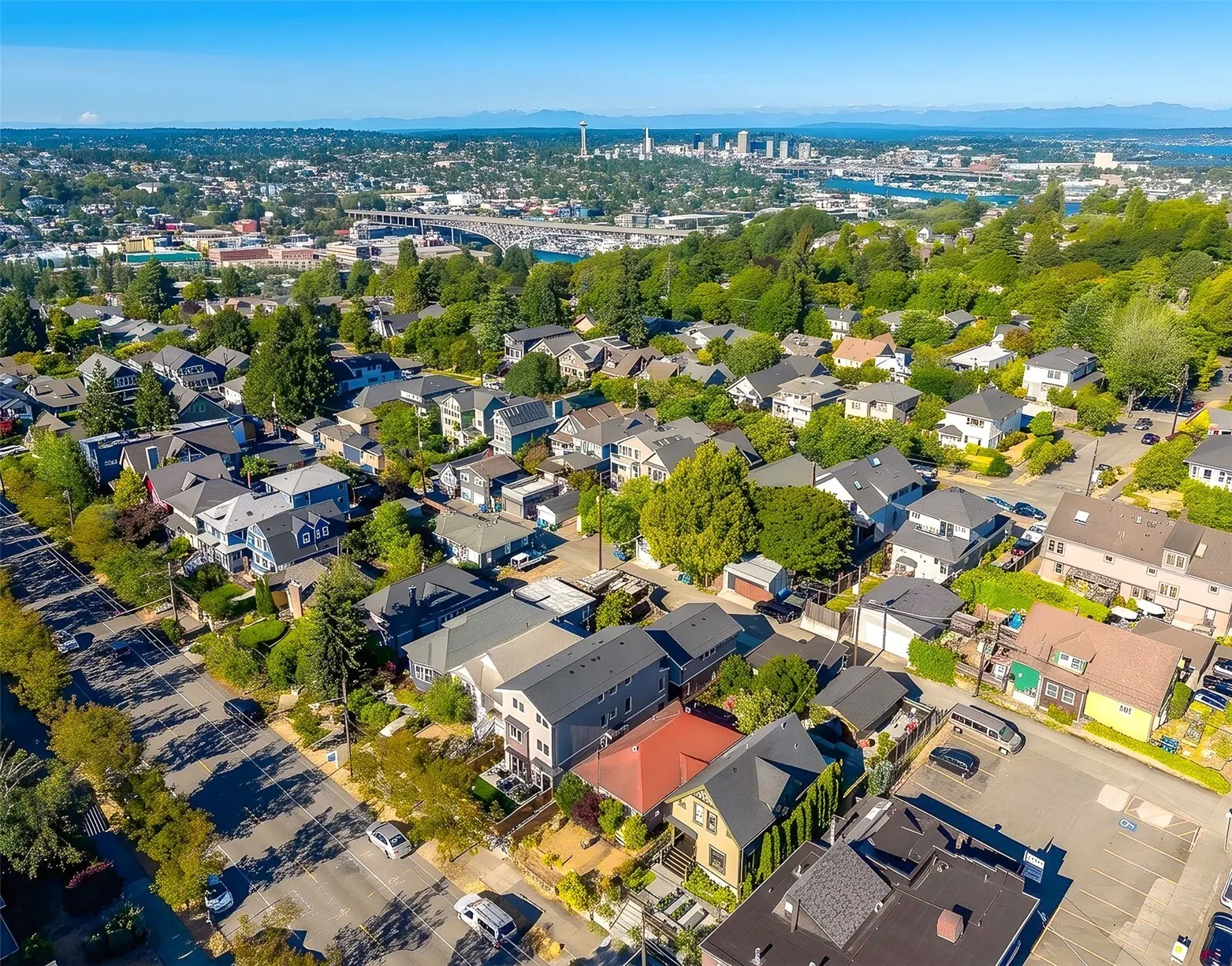 2412 Queen Ann Avenue N, Seattle, WA 98109