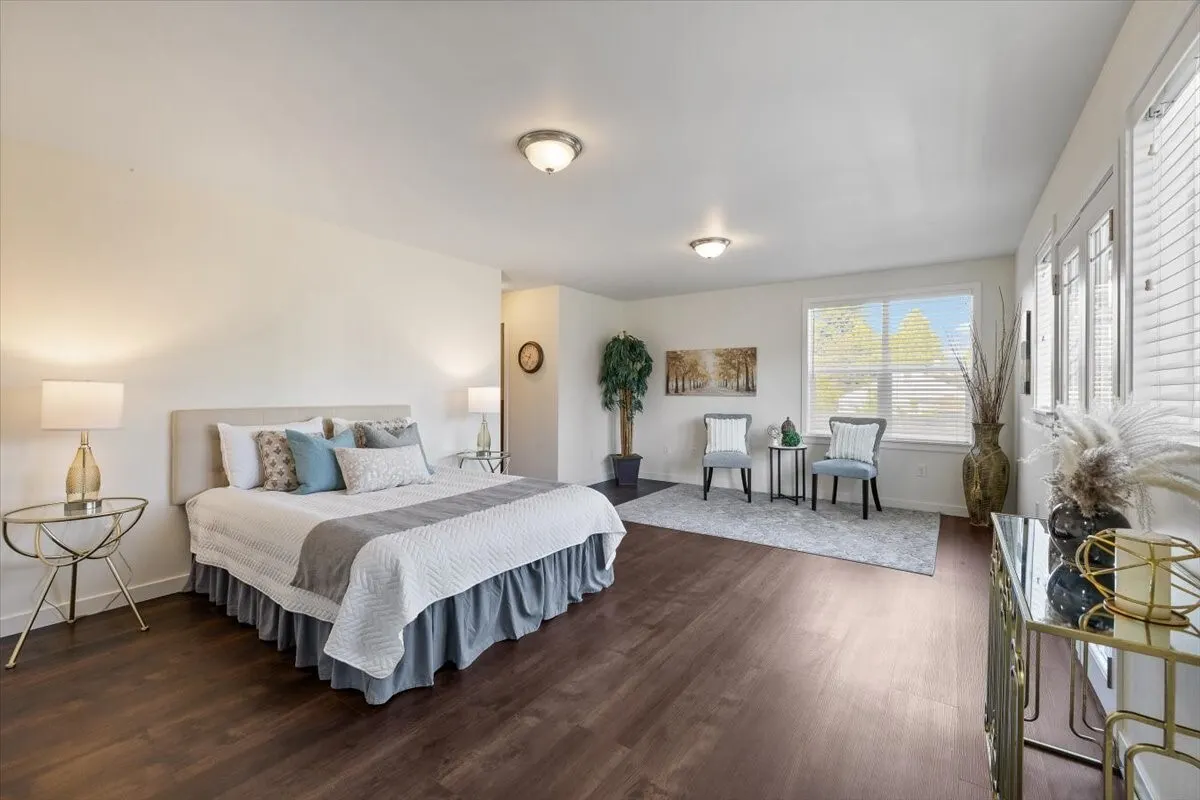 10917 28th Avenue SW, Seattle, WA 98146