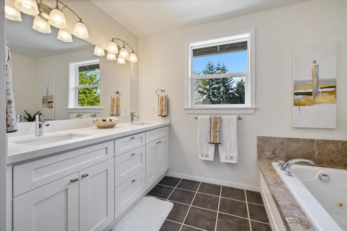 10917 28th Avenue SW, Seattle, WA 98146