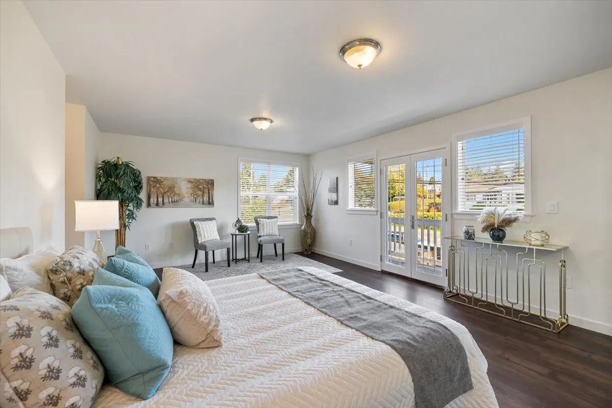 10917 28th Avenue SW, Seattle, WA 98146