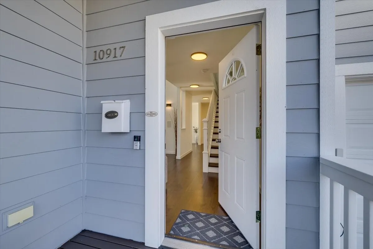 10917 28th Avenue SW, Seattle, WA 98146