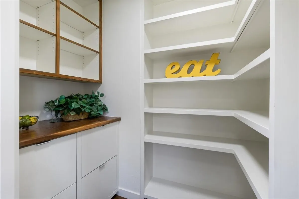 10917 28th Avenue SW, Seattle, WA 98146