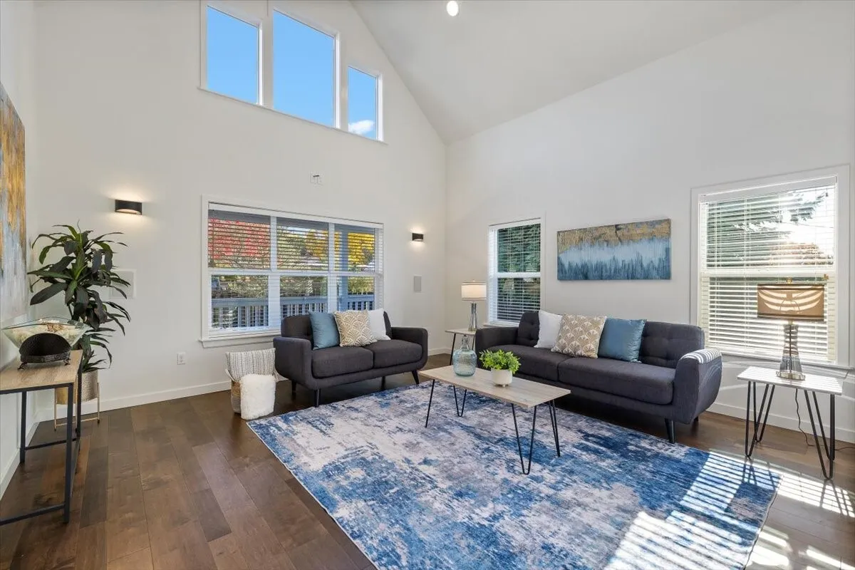 10917 28th Avenue SW, Seattle, WA 98146