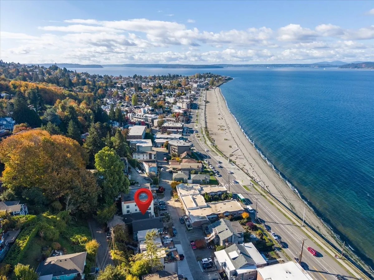 2242 Bonair Place SW, Seattle, WA 98116