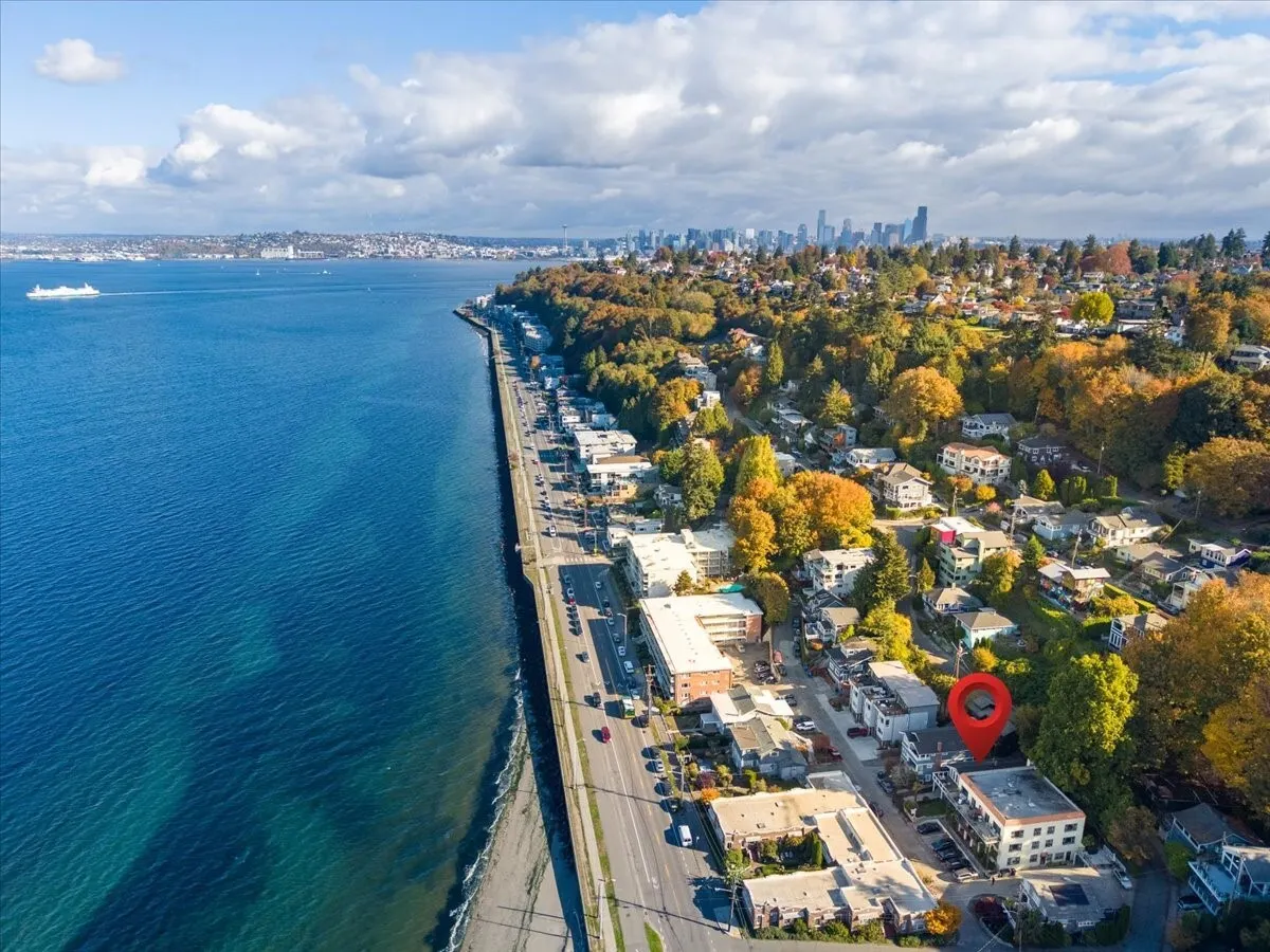 2242 Bonair Place SW, Seattle, WA 98116