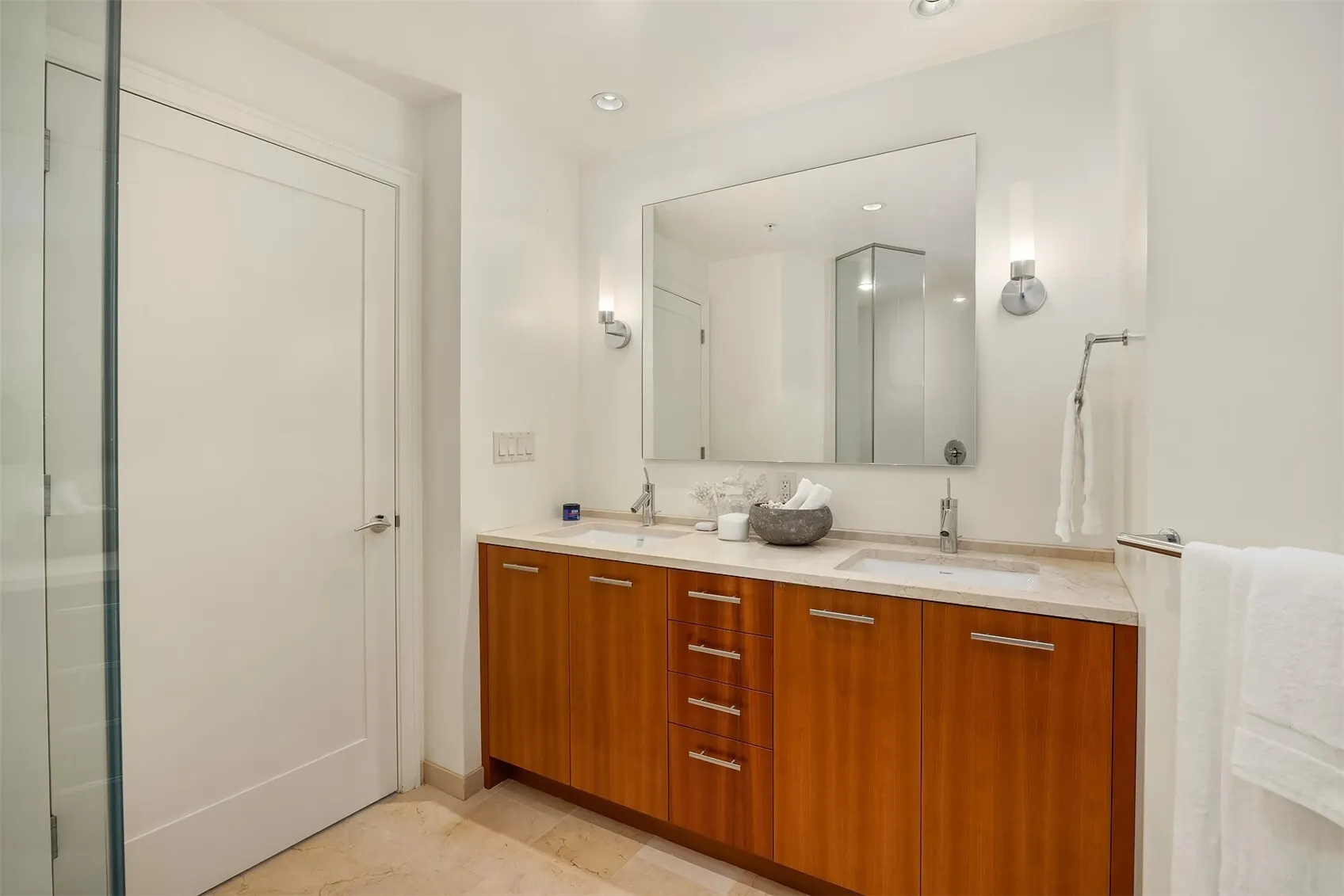 10700 NE 4th Street #1310, Bellevue, WA 98004