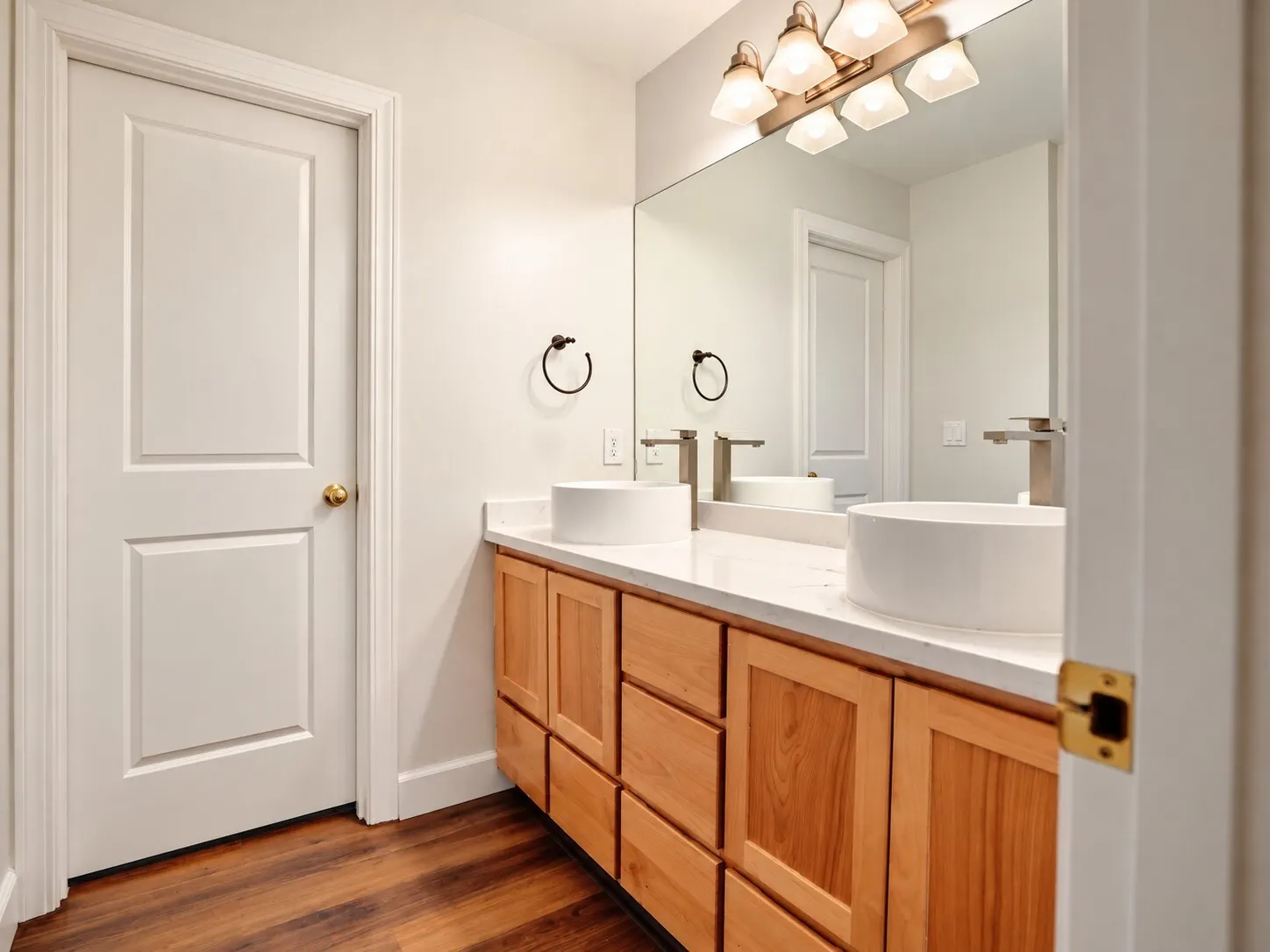 1965 16th Court NE, Issaquah, WA 98029