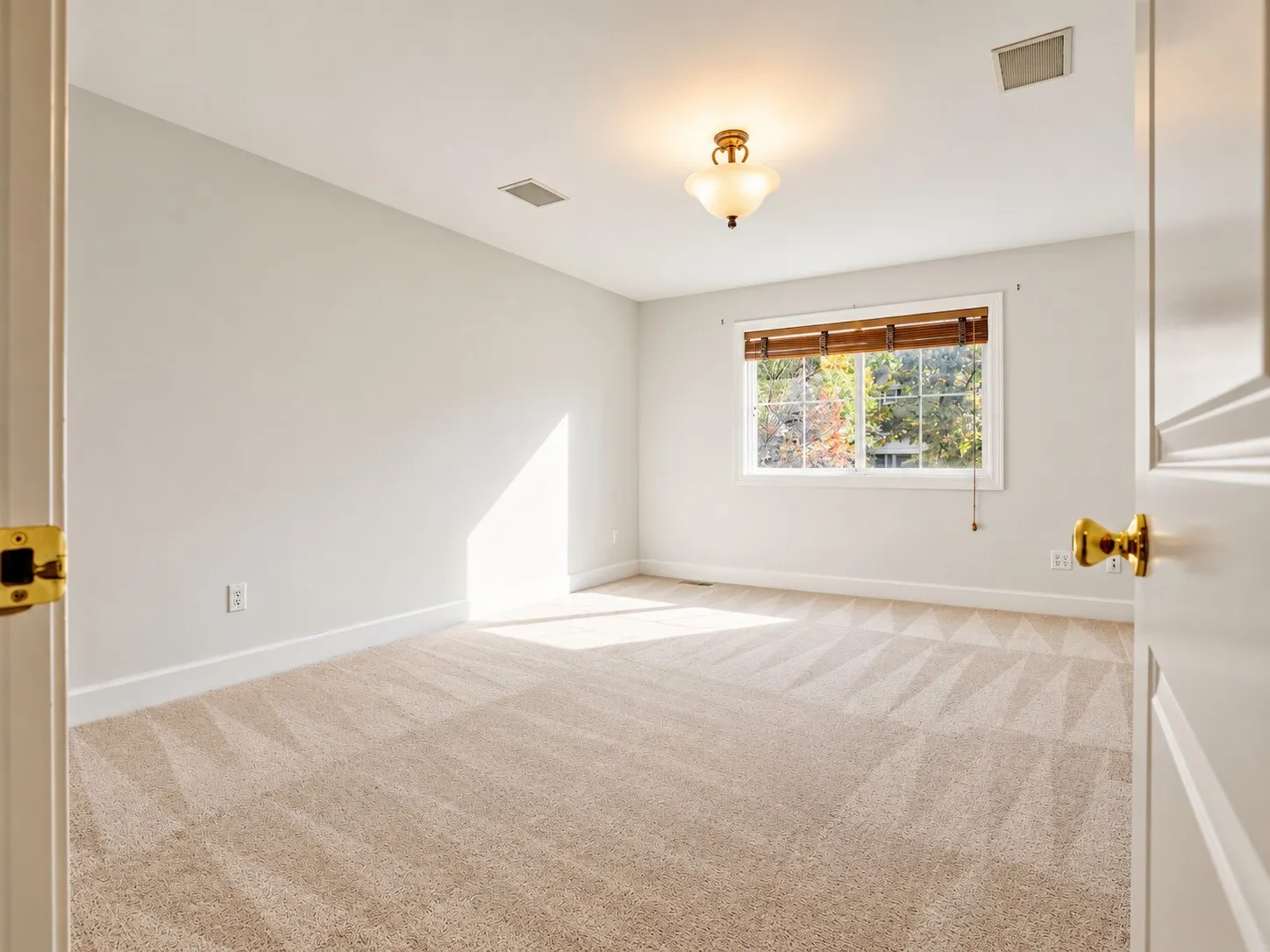 1965 16th Court NE, Issaquah, WA 98029