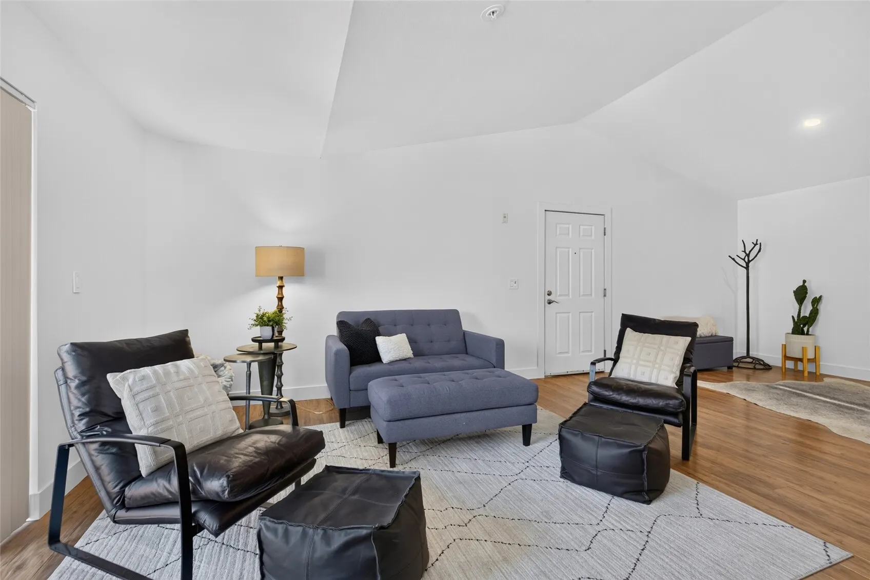 10709 Valley View Road #B 401, Bothell, WA 98011