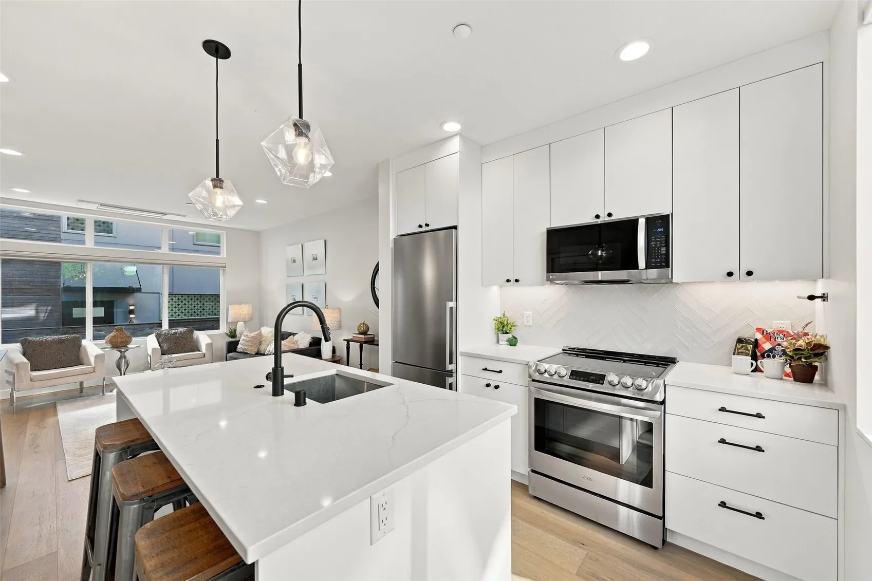 6016 California Avenue SW #D, Seattle, WA 98136