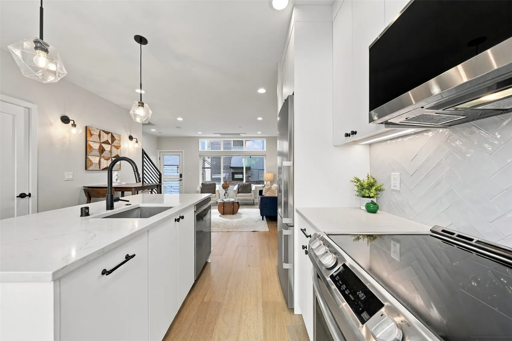 6016 California Avenue SW #D, Seattle, WA 98136