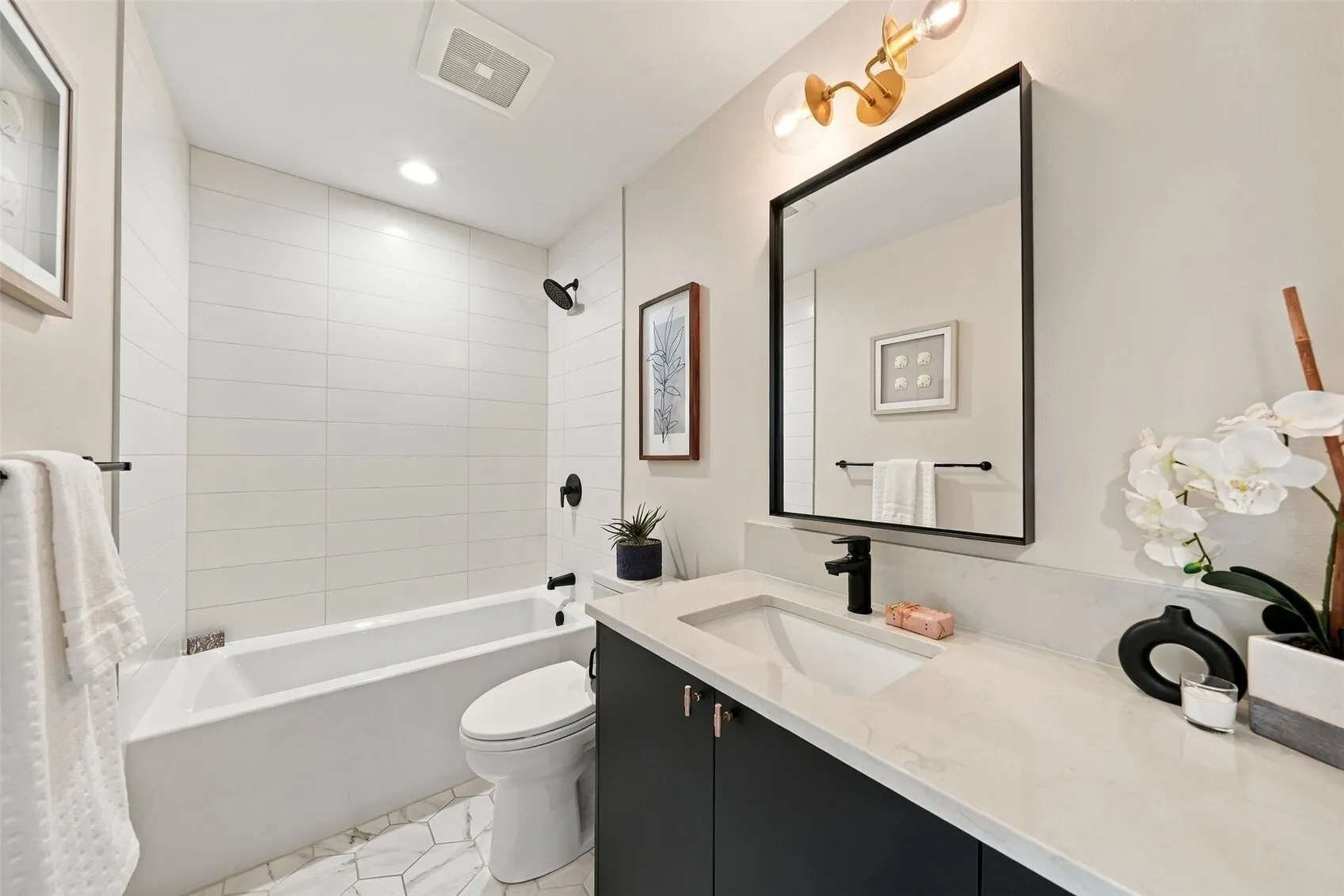 6016 California Avenue SW #D, Seattle, WA 98136