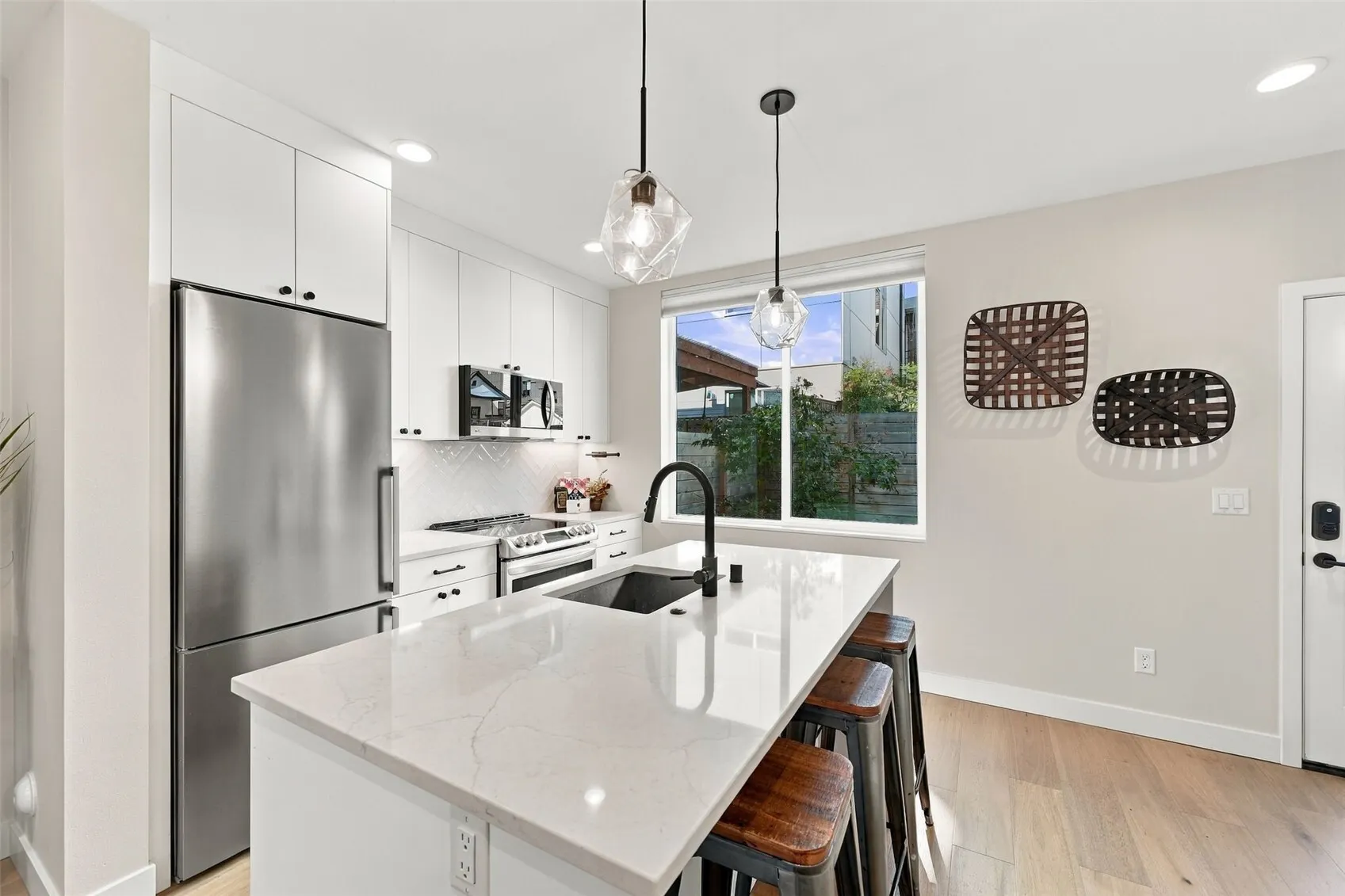 6016 California Avenue SW #D, Seattle, WA 98136