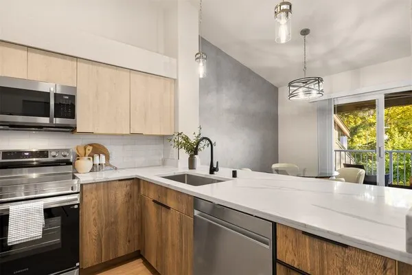 202 Mountain Park Boulevard SW #B303, Issaquah, WA 98027