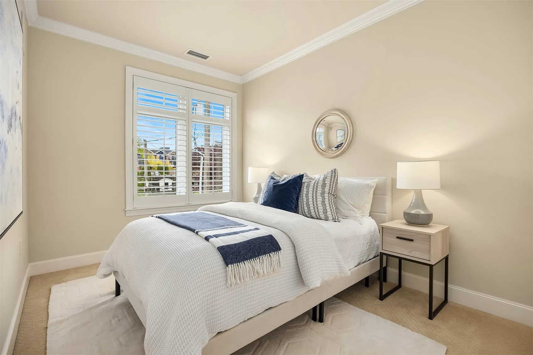 725 Harvard Avenue E, Seattle, WA 98102