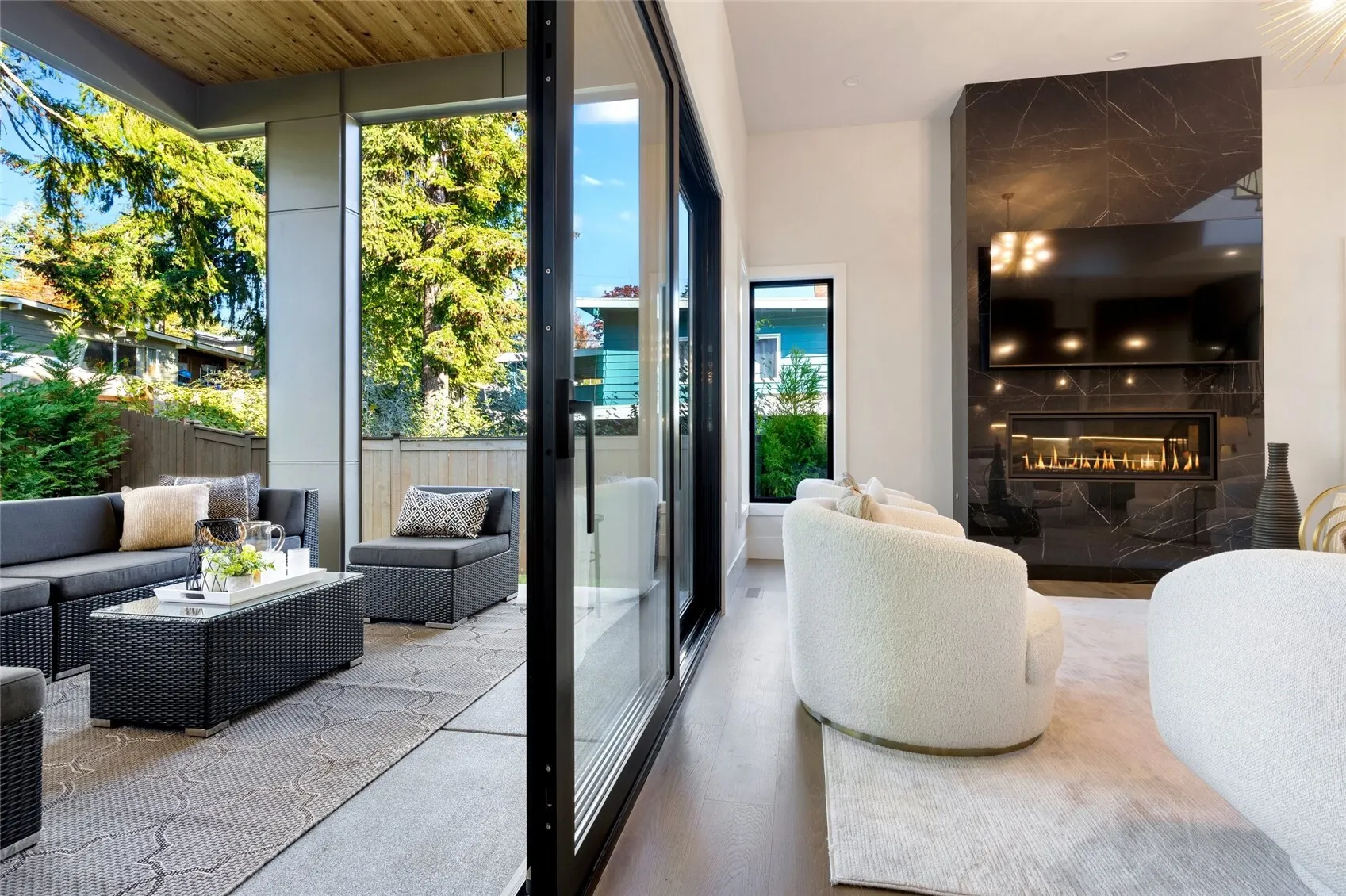 15546 SE 9th Street , Bellevue, WA 98007