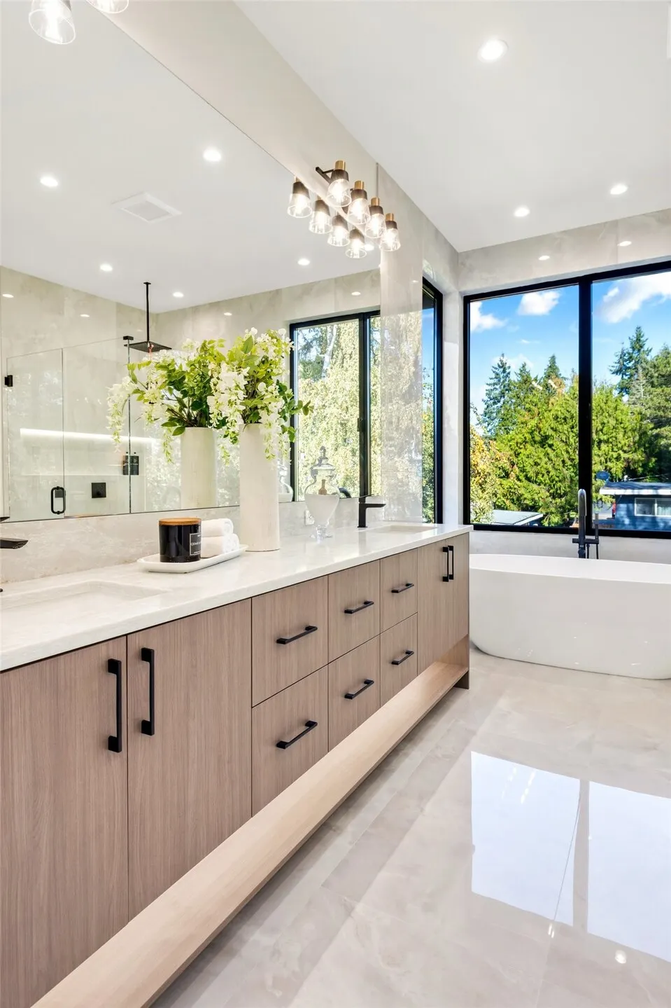 15546 SE 9th Street , Bellevue, WA 98007