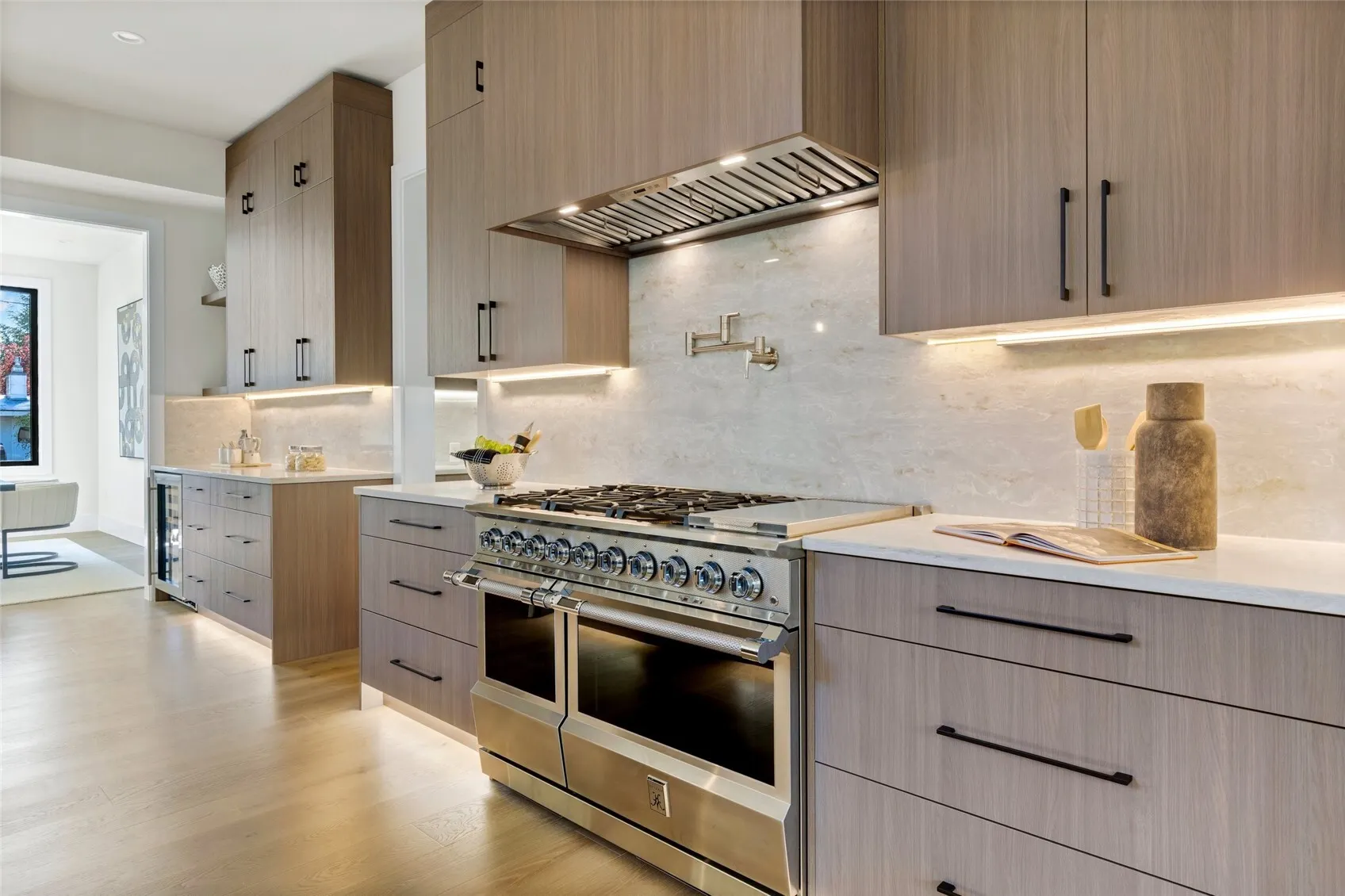 15546 SE 9th Street , Bellevue, WA 98007