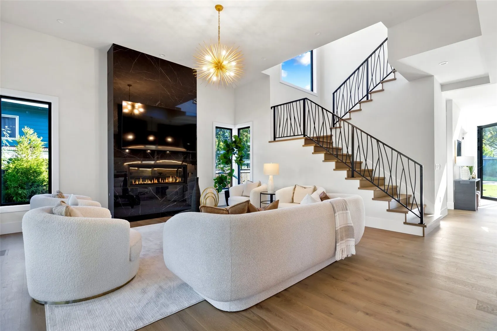 15546 SE 9th Street , Bellevue, WA 98007