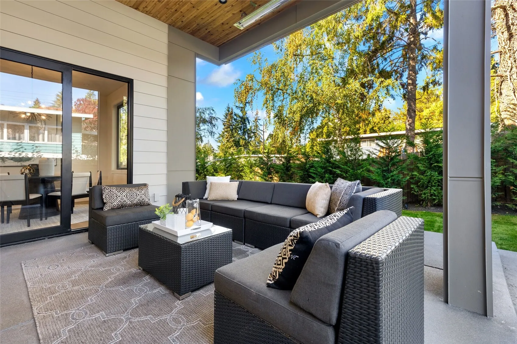15546 SE 9th Street , Bellevue, WA 98007
