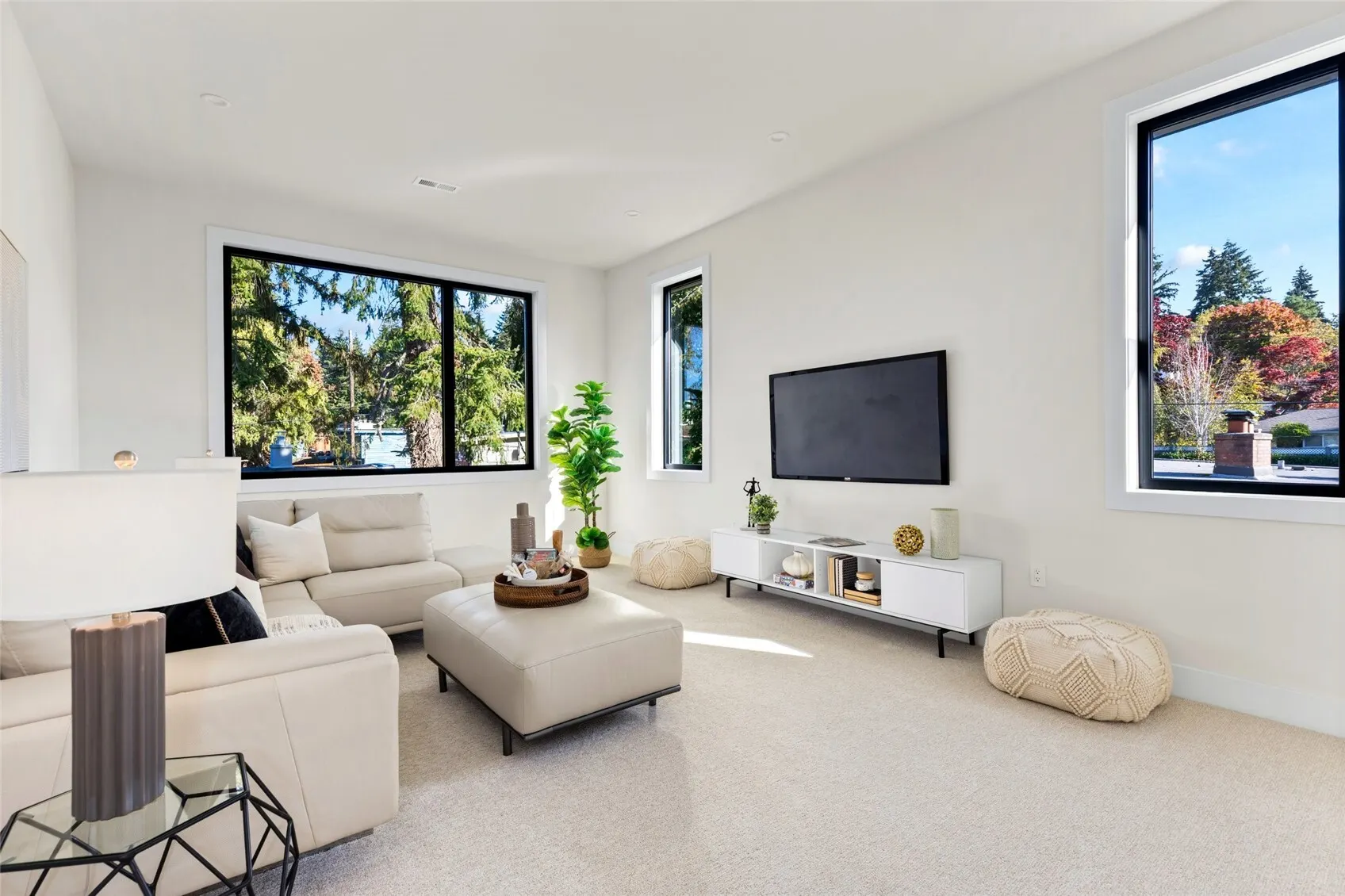 15546 SE 9th Street , Bellevue, WA 98007