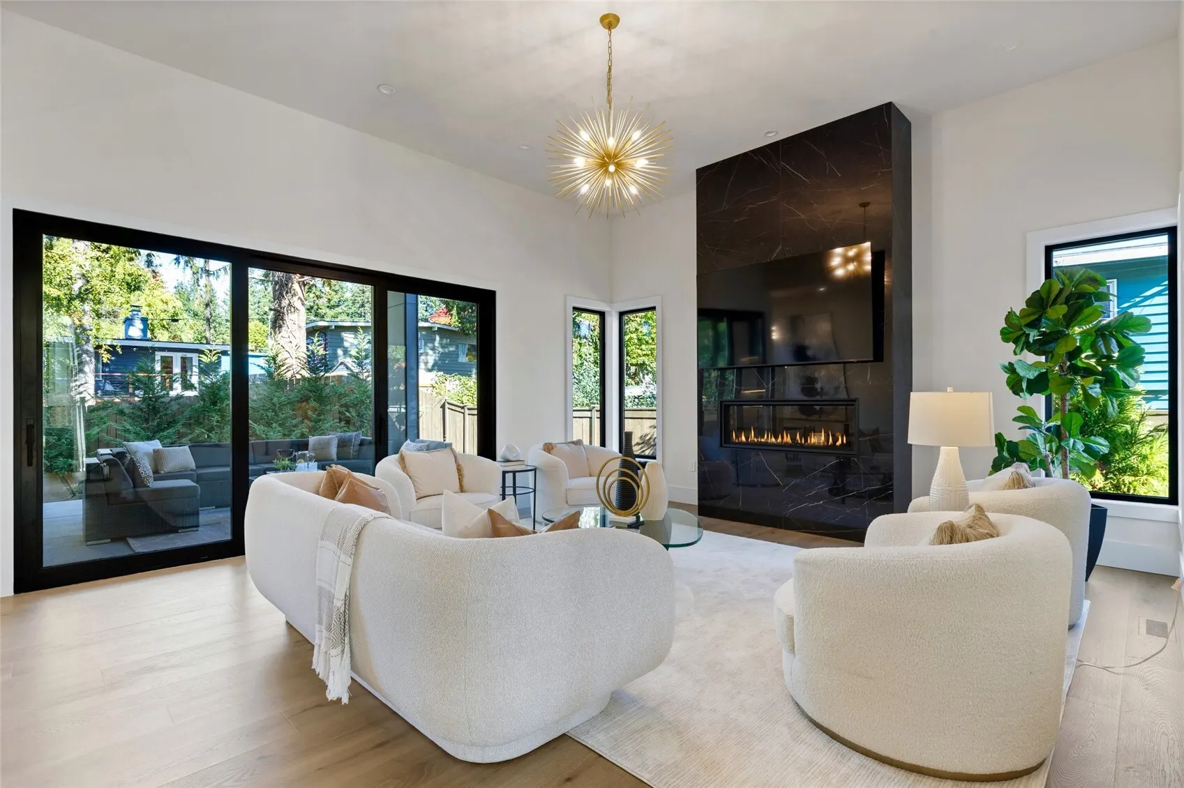 15546 SE 9th Street , Bellevue, WA 98007